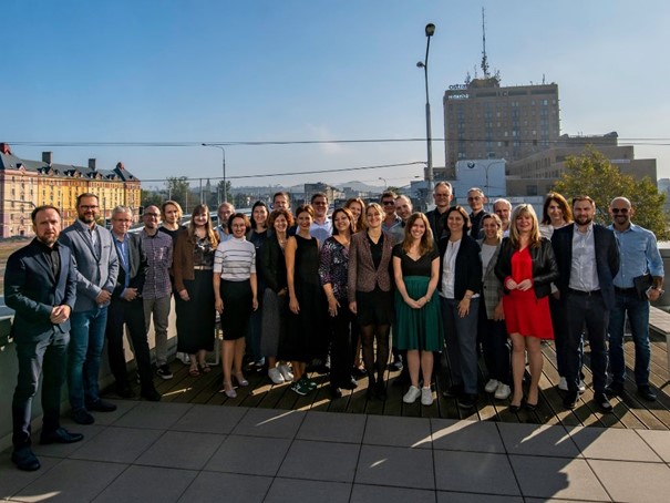 zdjęcie przedstawia uczestników konferencji szczebla politycznego
