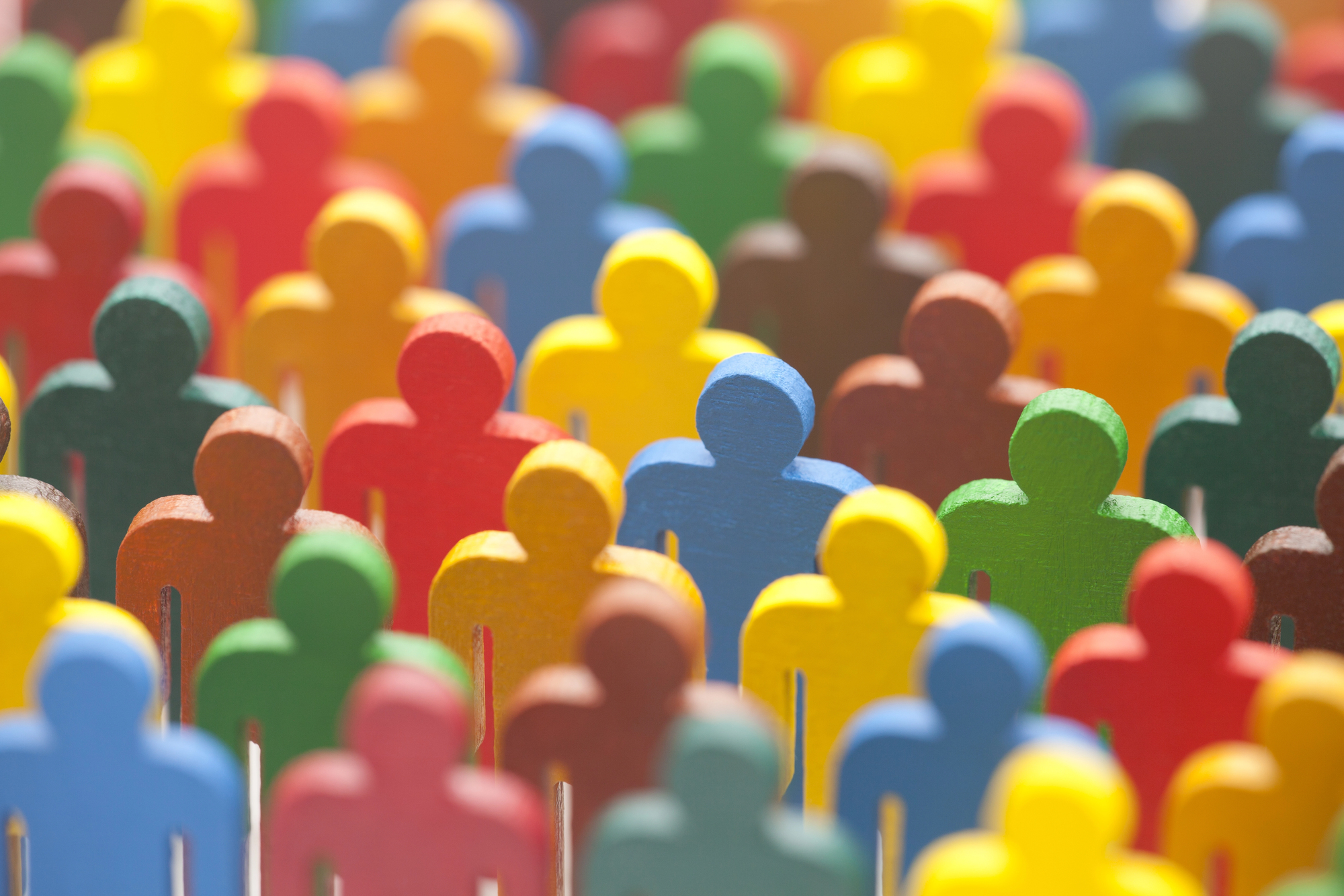 kolorowe figurki ludzi