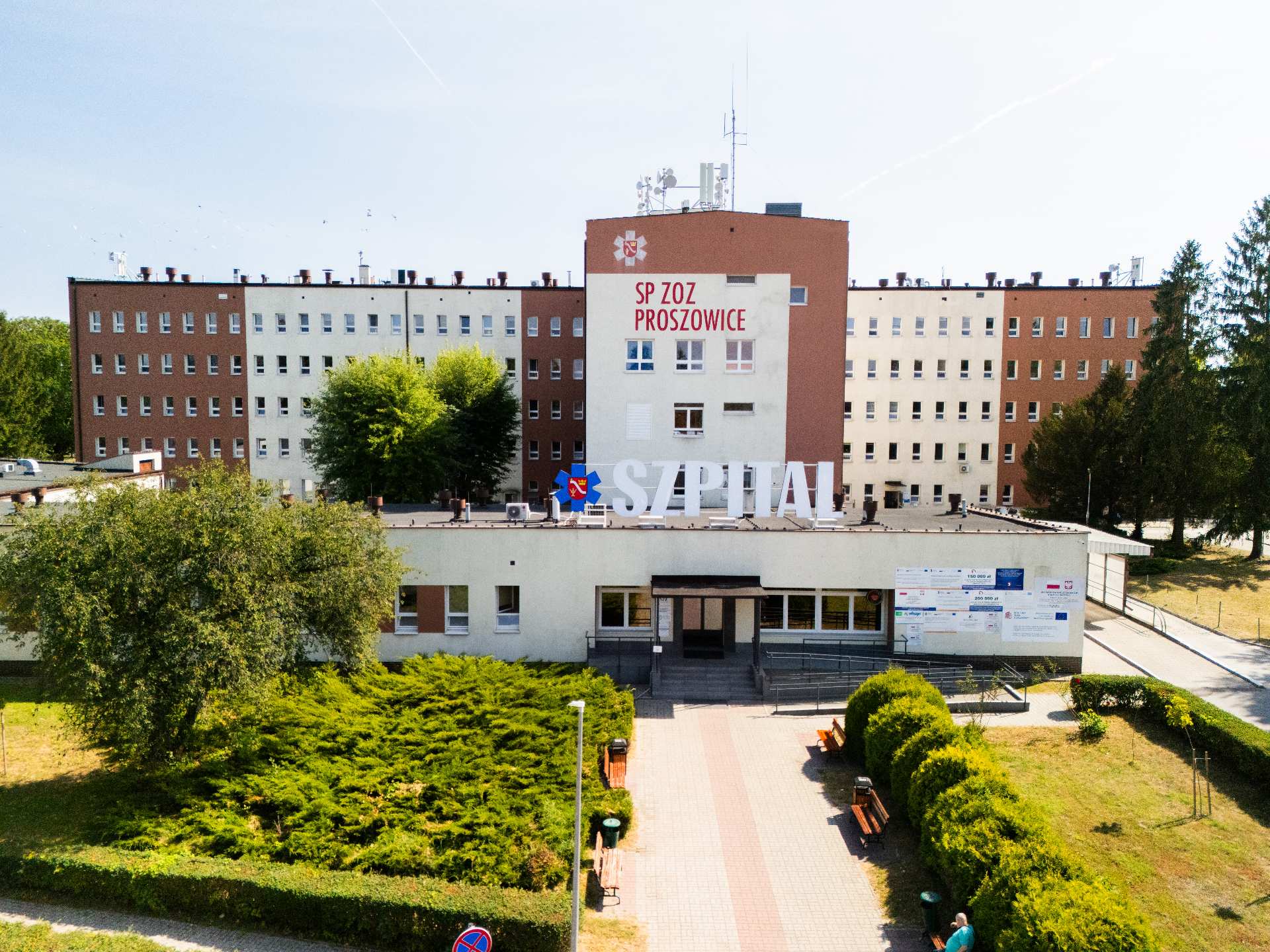 Zdjęcie budynku szpitala w Proszowicach