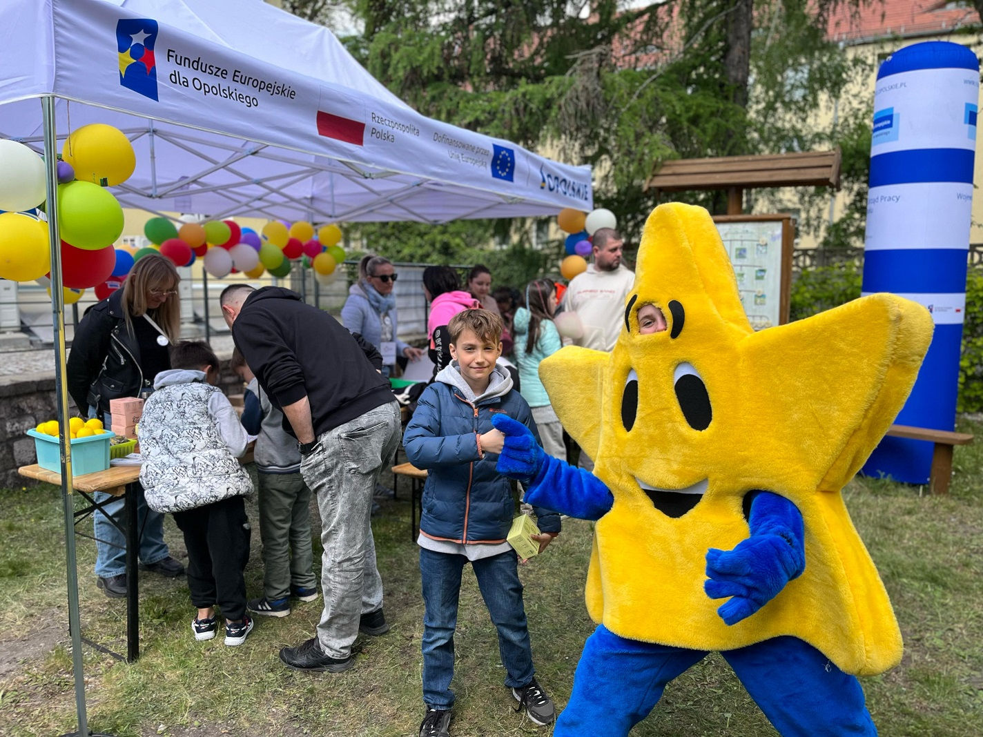 Zdjęcie z Pikniku z Maskotką Funduszowej Gwiazdy 