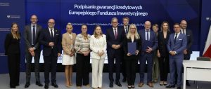 Podpisanie umowy KPO Podpisanie umowy KPO  Przemówienie podczas konferencji KPO Przemówienie podczas konferencji KPO  Uczestnicy podczas konferencji KPO Uczestnicy podczas konferencji KPO